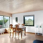 2 Bedroom Amazing In بيت للعطل إيبلتوفت