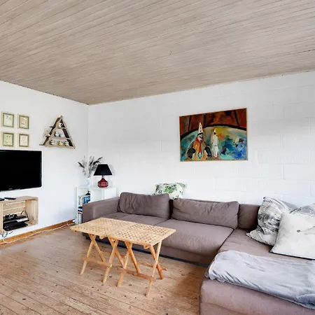 2 Bedroom Amazing In Ebeltoft