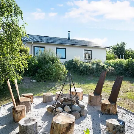 2 Bedroom Amazing In Vakantiehuis *