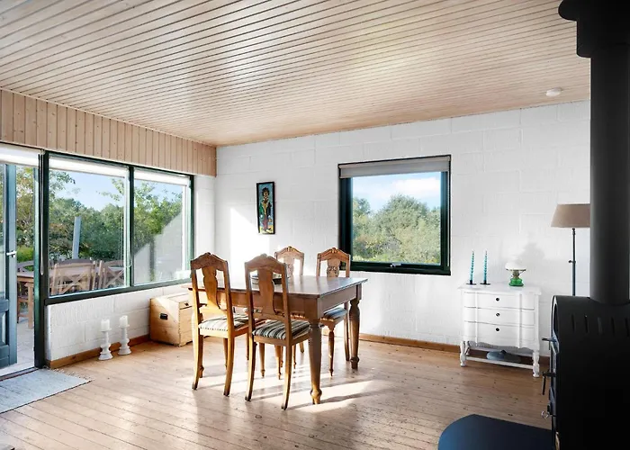 2 Bedroom Amazing In Сasa de vacaciones Ebeltoft